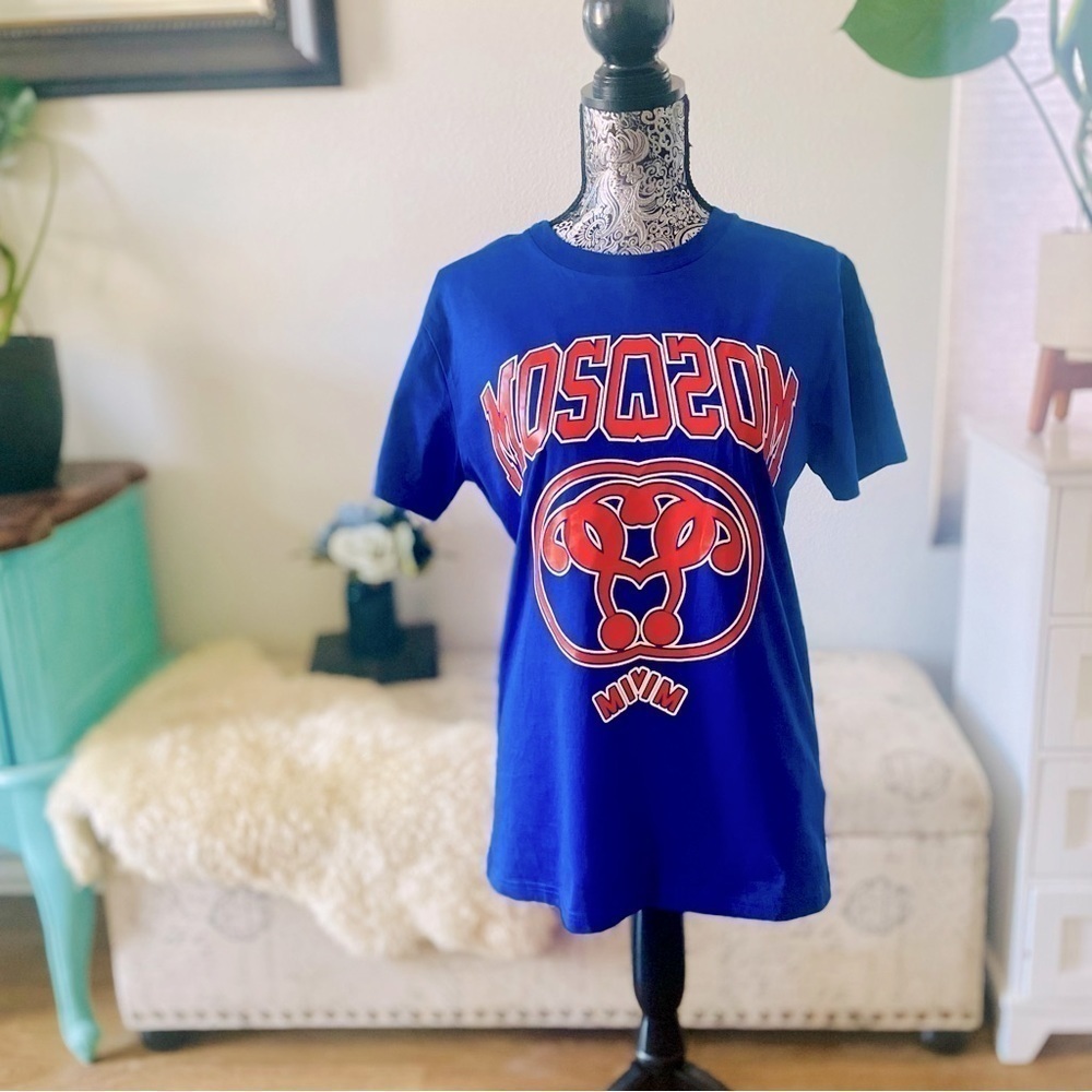NWT Moschino Couture Mirrored Restructured Logo Cotton Graphic T-Shirt NY Knicks - Picture 2 of 9